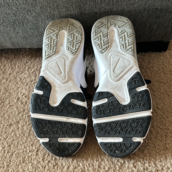 Nike Shoes - Picture 4 of 4